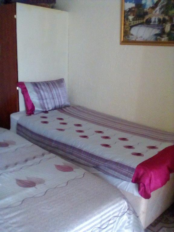 Guest House Macauly Йоханнесбург Экстерьер фото