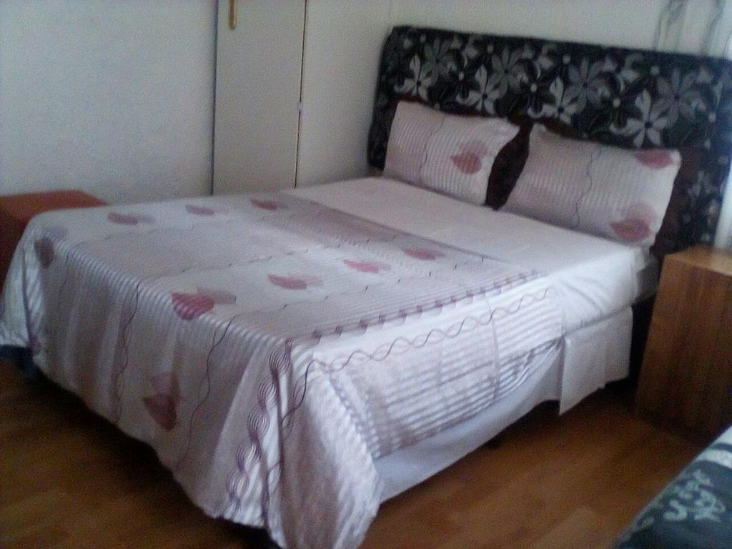 Guest House Macauly Йоханнесбург Экстерьер фото